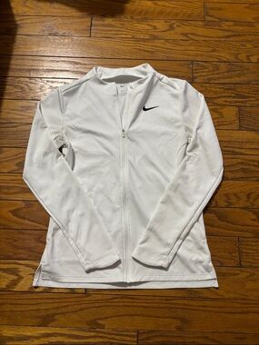 Nike White Full-Zip Lightweight Training Jacket with Black Swoosh Golf Jacket